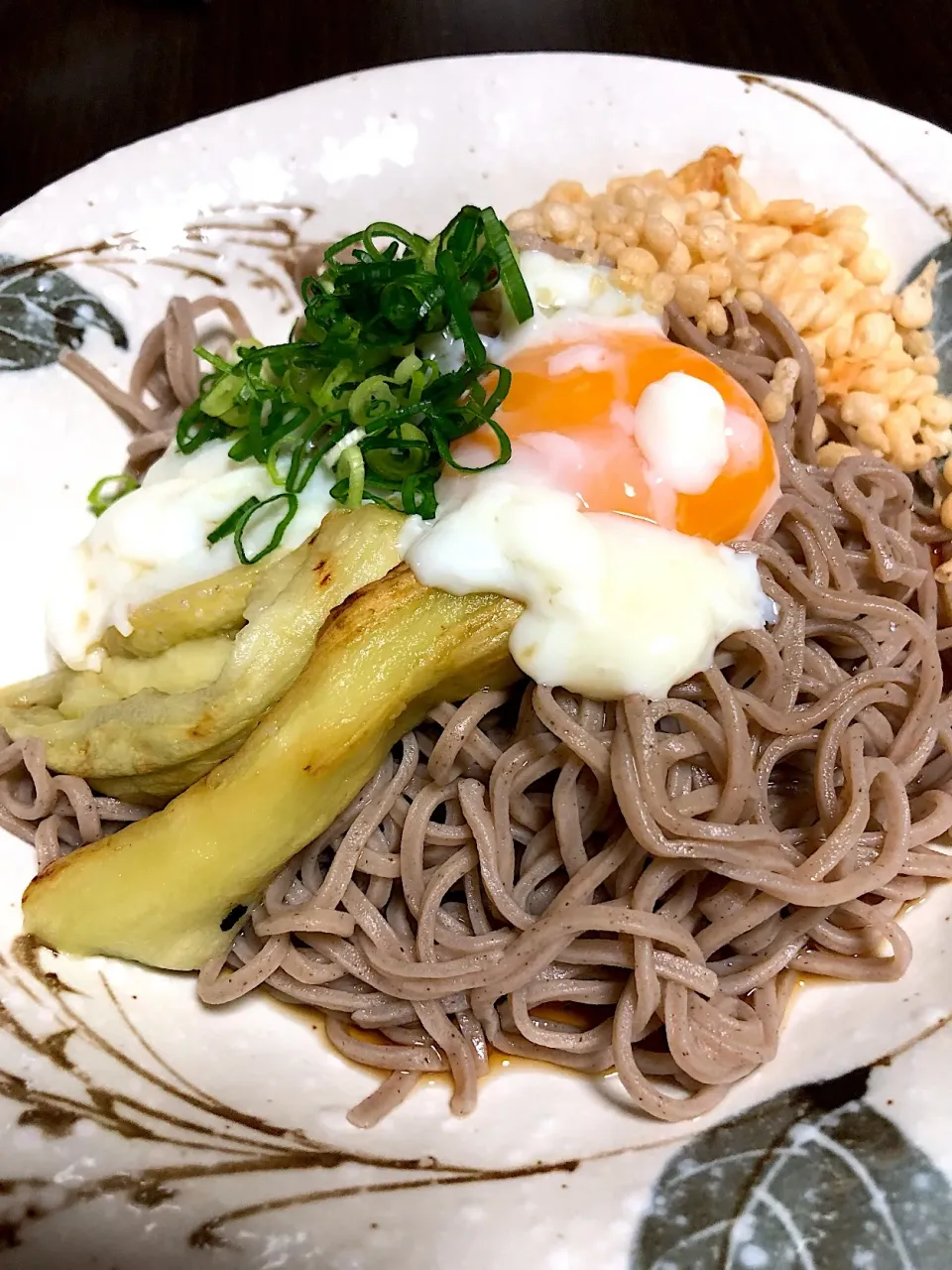 冷たいお蕎麦。焼きなす乗せ|Rie Kobayashiさん