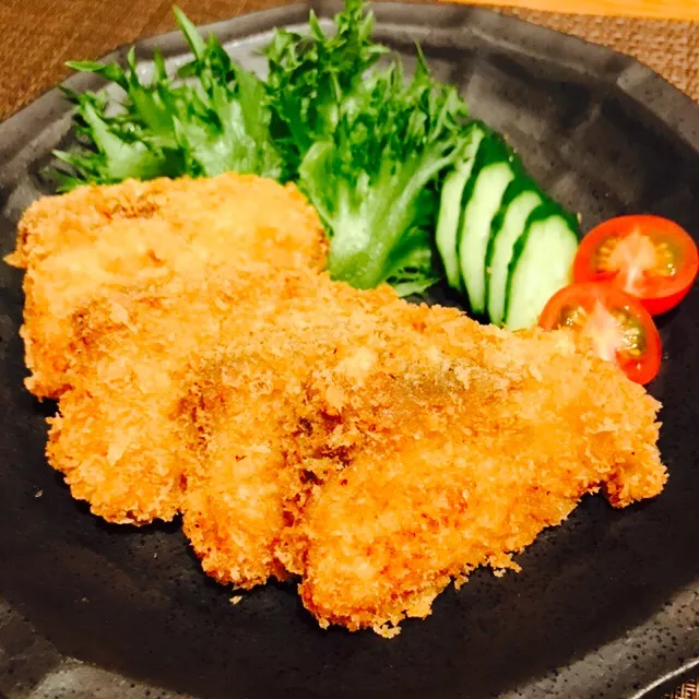 Snapdishの料理写真:鰤カツ
お刺身用の柵で売ってた鰤🐟
パン粉つけてフライに
#鰤カツ|いちごさん