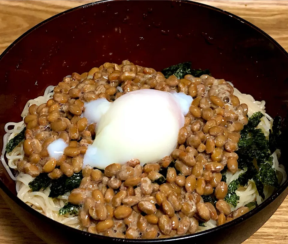 今日の夕食
温玉のせ納豆おろしそうめん|まぁたんさん