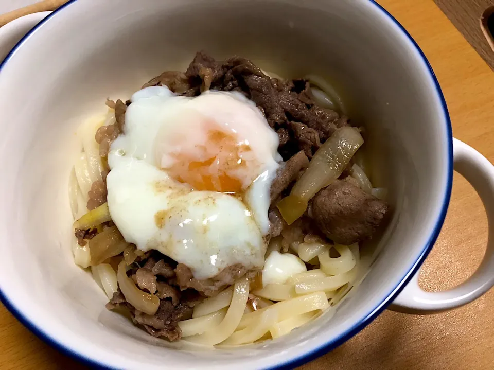 Snapdishの料理写真:温玉肉うどん|ももんぐさん