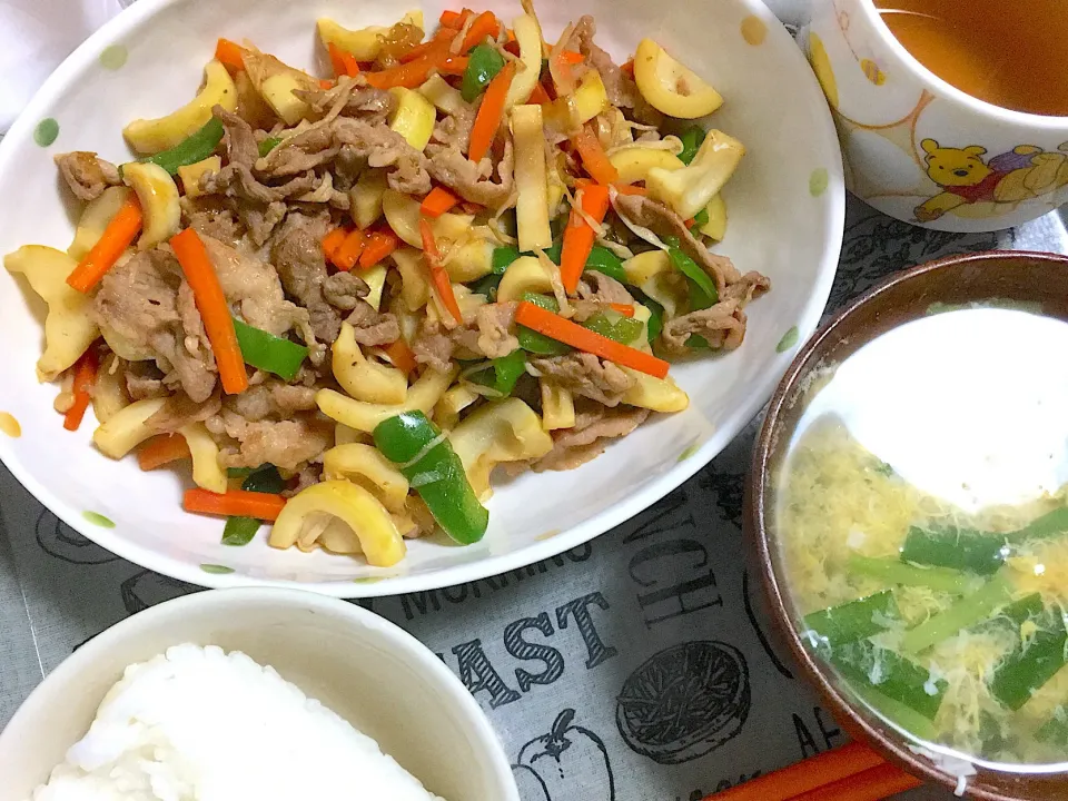 Snapdishの料理写真:ニラ玉汁と肉野菜炒めたけのこ入り！|あんこさん