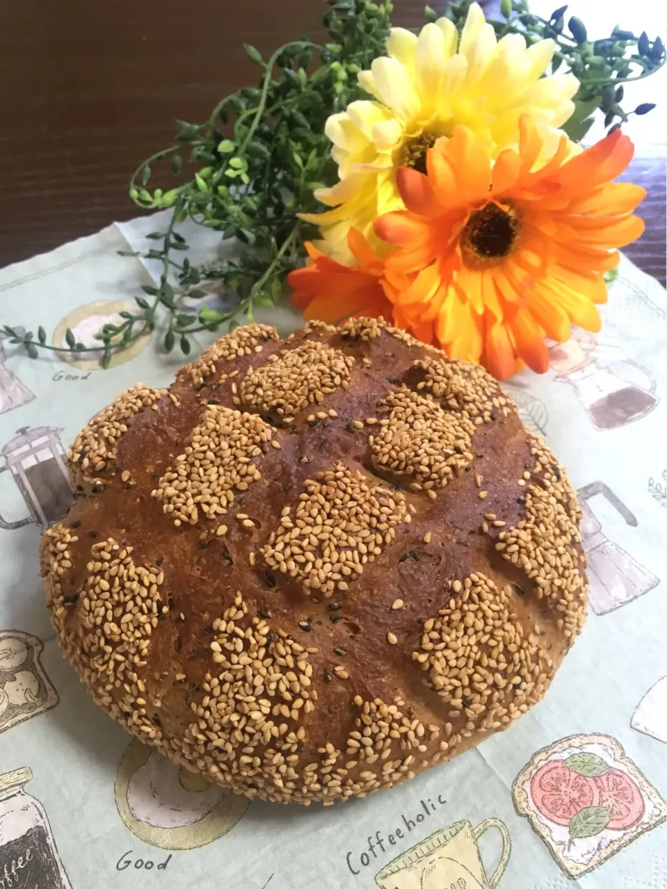 ぷらっとさんの料理 【香ばしい胚芽&胡麻パン】〜蜂蜜とヨーグルトの優しい味わい〜|TOMOさん