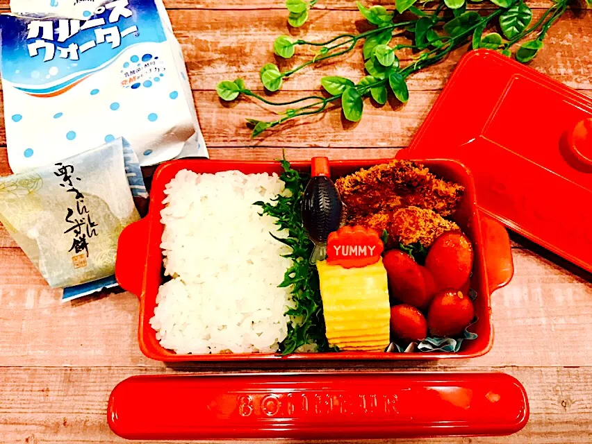 JKお弁当 #鰤カツ #卵焼き #ウインナー焼肉のタレ焼き #塩昆布サンドごはん おやつ #カルピスウォーター #栗きんとんくず餅|いちごさん