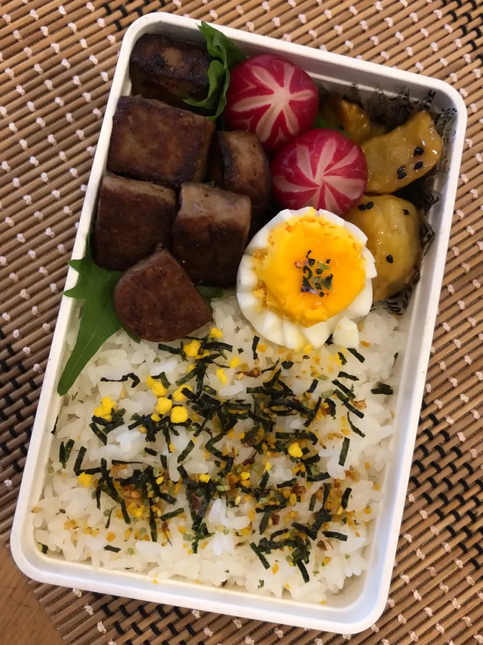 Snapdishの料理写真:サイコロステーキ弁当|tomokoさん