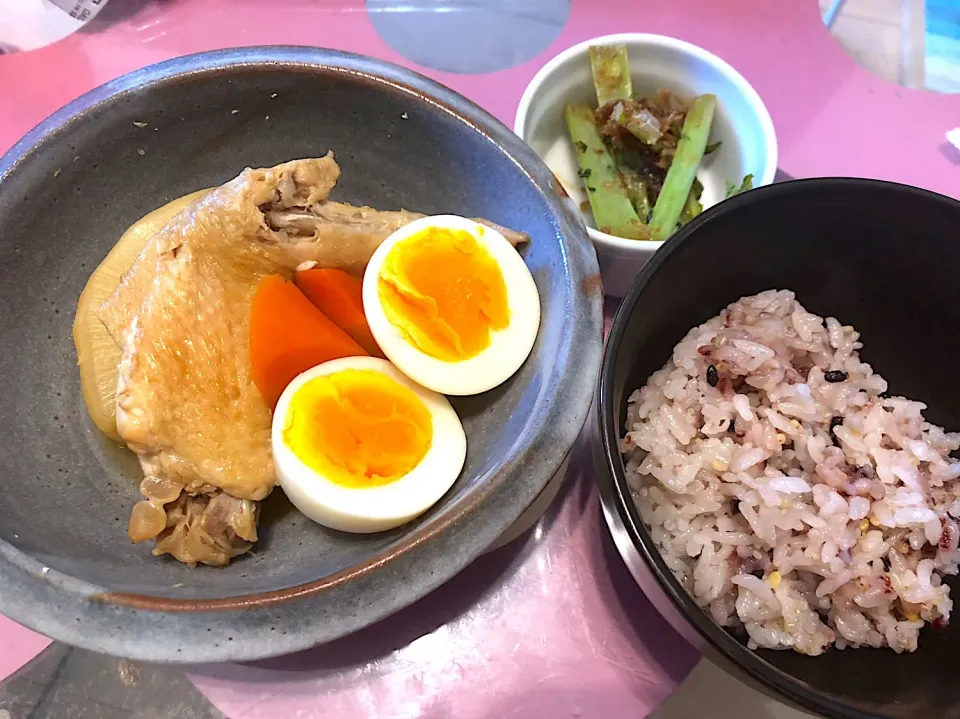 Snapdishの料理写真:鶏手羽のさっぱり煮|Mariettyさん