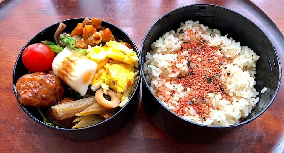 本日の息子弁当🍱🍙🍱🍙肉団子、卵焼き、ふきのきんぴら、ナスミートなど #snapdish  #息子弁当  #札幌  #中島公園  #肉団子の甘酢あんかけ  #卵焼き  #ふきのきんぴら  #ナスミート|Yukie  Toriseさん