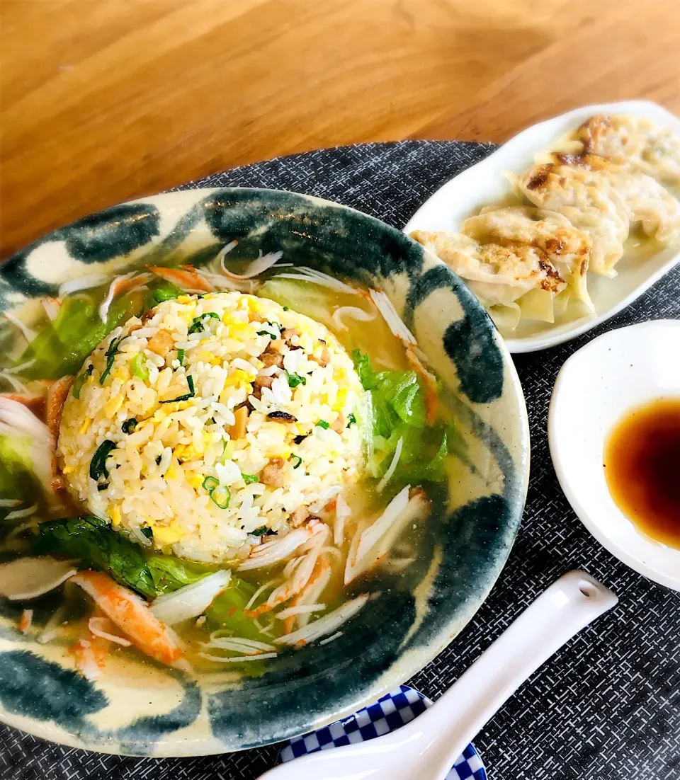 今日のお家で一人ランチは、カニカマあんかけ炒飯✨|ミッチ☆ママさん