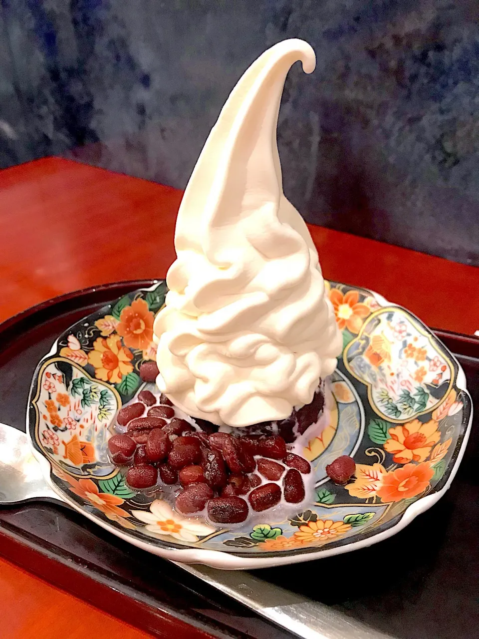 Okinawa soft ice cream on red bean paste|Sky Blueさん