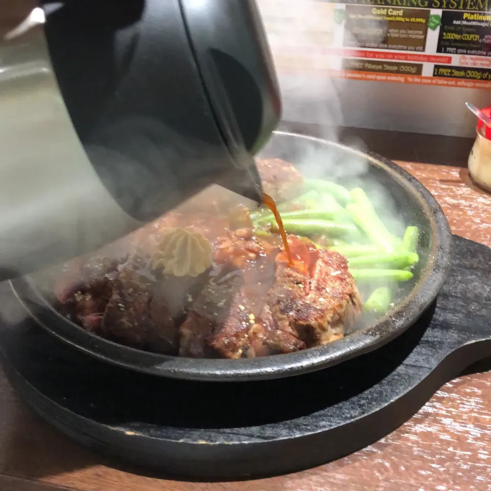 Snapdishの料理写真:ワイルドステーキ 300g トッピング ハンバーグ  #いきなりステーキ|Hajime Sakaiさん