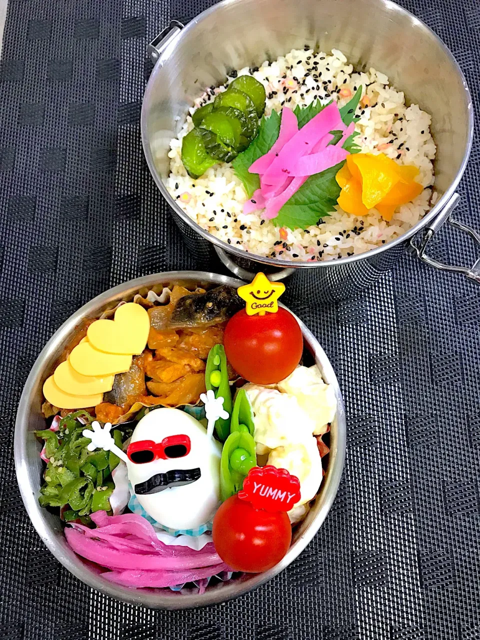 Snapdishの料理写真:チーズ＆ガーリックチキントマト煮込み弁当|みるぴょんさん