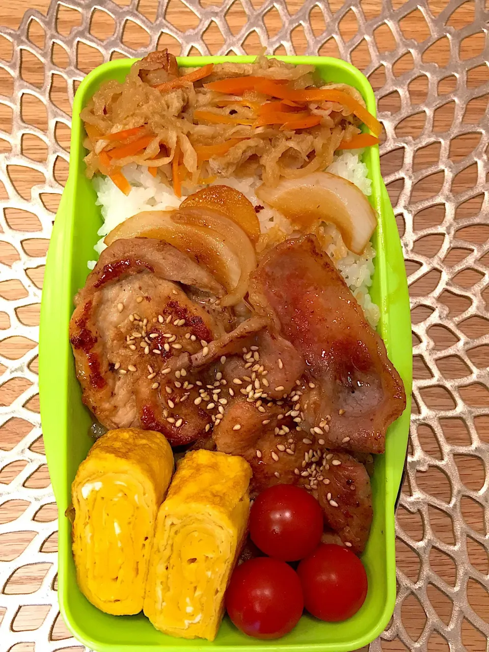 Snapdishの料理写真:2019.5.29 高校⚽️男子生姜焼き弁当〜🍱😋|mari-pさん