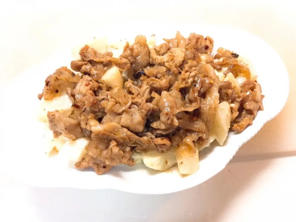 Snapdishの料理写真:ジャガイモ🥔さんと豚肉の炒め物😋|アライさんさん