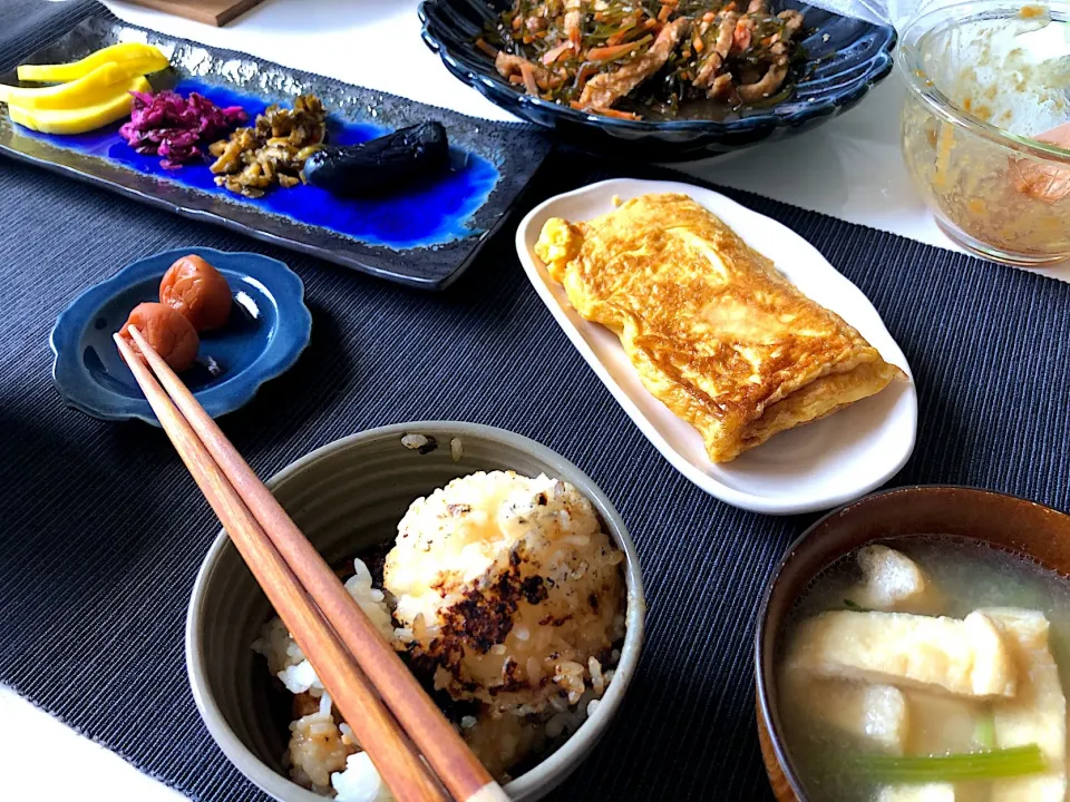 ある日の朝ご飯(晩ご飯の残り物を添えて)|ぶーたんさん