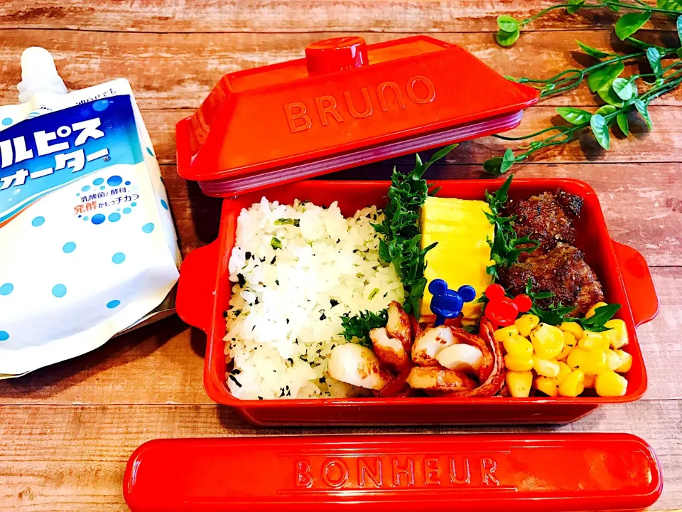 Snapdishの料理写真:JKお弁当
#サイコロステーキ
#卵焼き
#コーンバター炒め
#竹輪のベーコン巻き
#菜めし

#冷凍ジュース
#JKお弁当|いちごさん