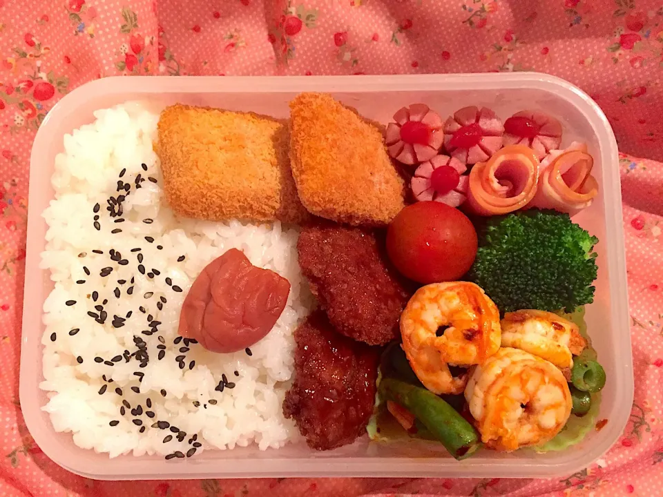 Snapdishの料理写真:2019年5月30日
旦那さんのお弁当🍱👨‍✈️👨‍🔧👷🏻‍♂️🚊💪🏼🤟✌️💞🚊|Kodomo Cookingさん