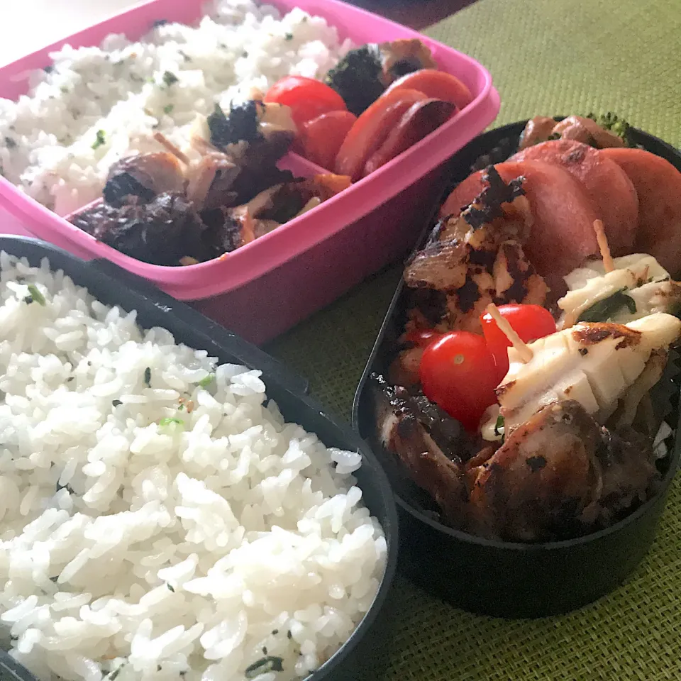 Snapdishの料理写真:今日のお弁当🍱
ぶりの塩麹漬け
タレ漬けささみ焼き
ボロニアソーセージ

さわやかなお天気
朝晩の寒暖差あり
体調管理に注意してね。

今日も気をつけて
行ってらっしゃい🤗|mokoさん