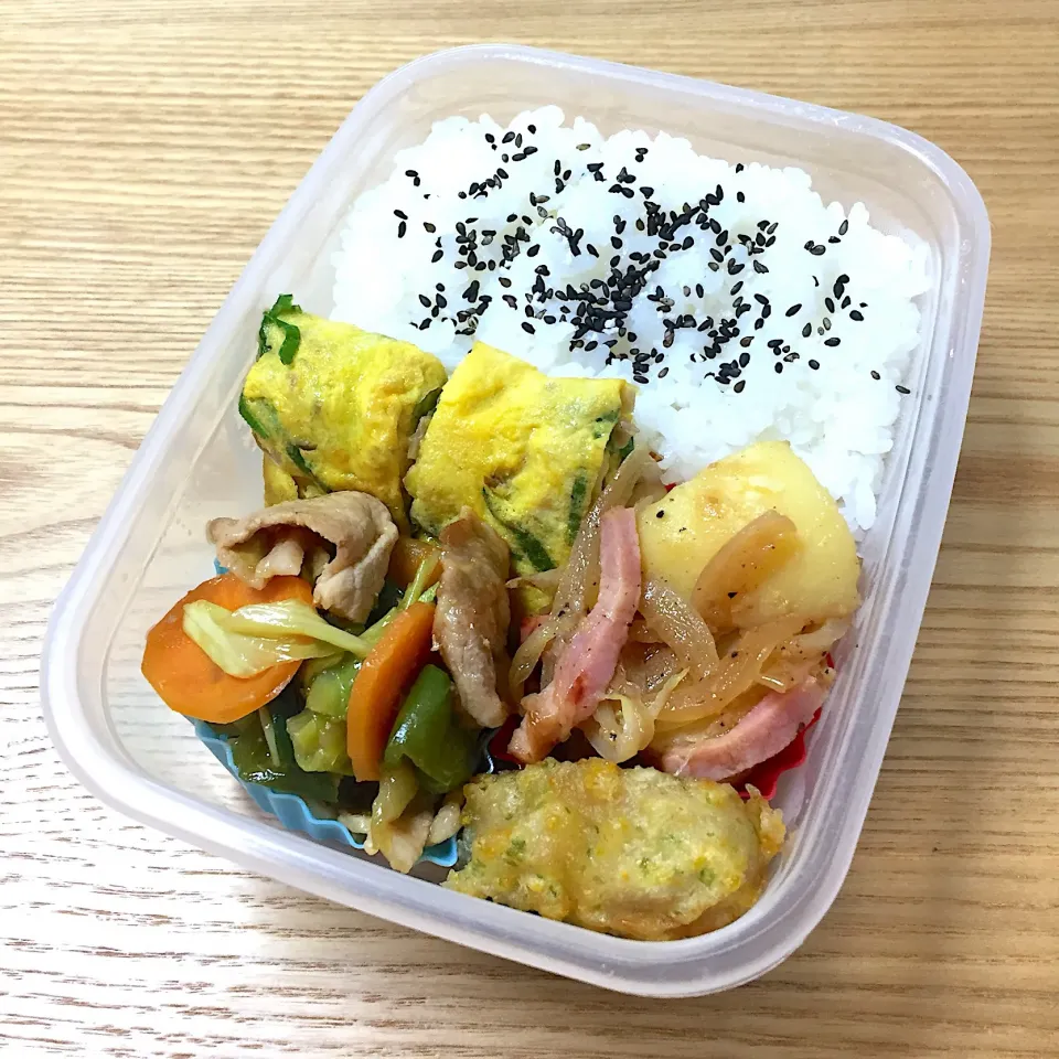 木曜日の旦那さんのお弁当☺︎ #お弁当記録  #回鍋肉  #ジャーマンポテト  #ザーサイ入り玉子焼き  #茶色いお弁当|むさけんさん