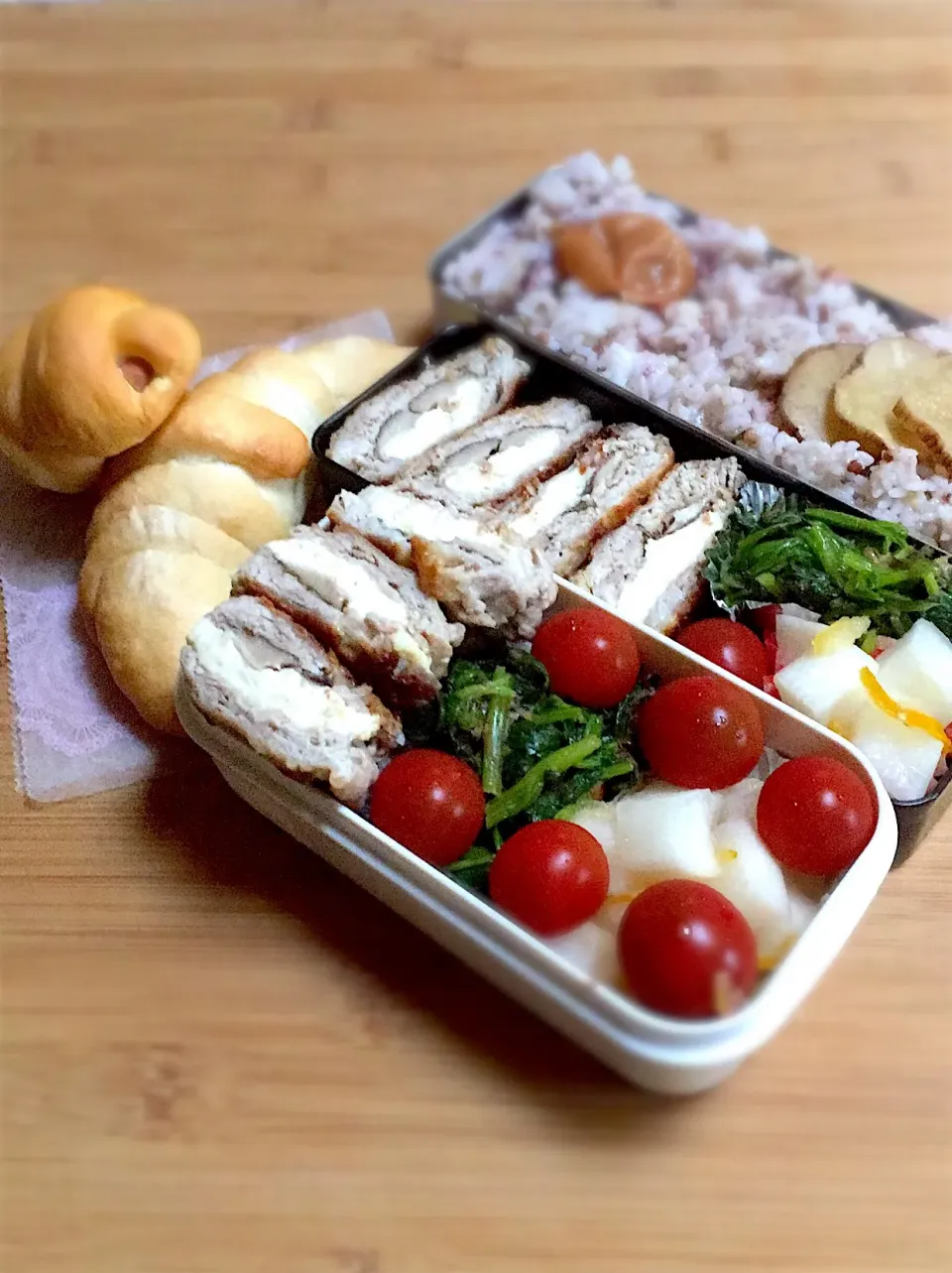 5/30のお姉ちゃん&息子くん弁当🍱
息子くん車内用あさごぱん🥖
 #弁当   #あさごぱん  #手作りパン #パン|ままみさん