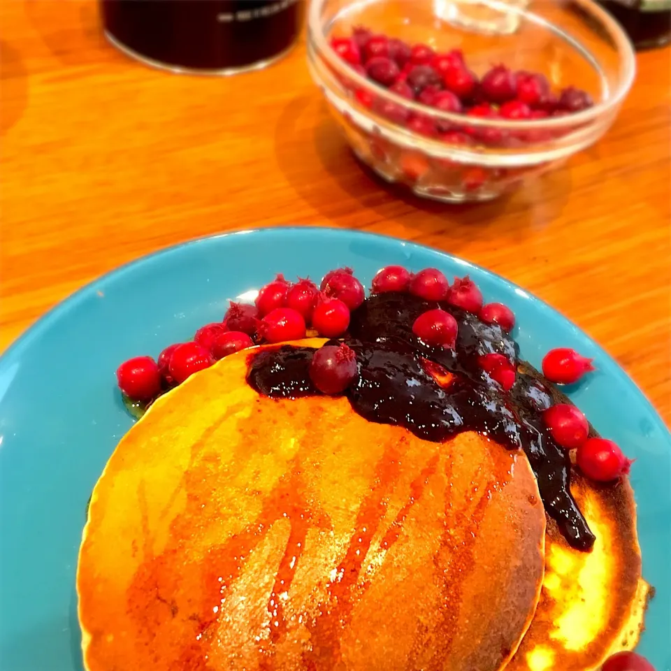 パンケーキ🥞朝採れジュンベリー🍒|くろあおさん