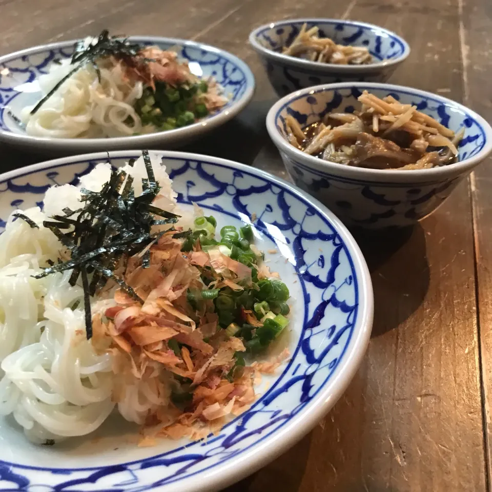 Snapdishの料理写真:素麺で #越前そば 風|koji toyodaさん