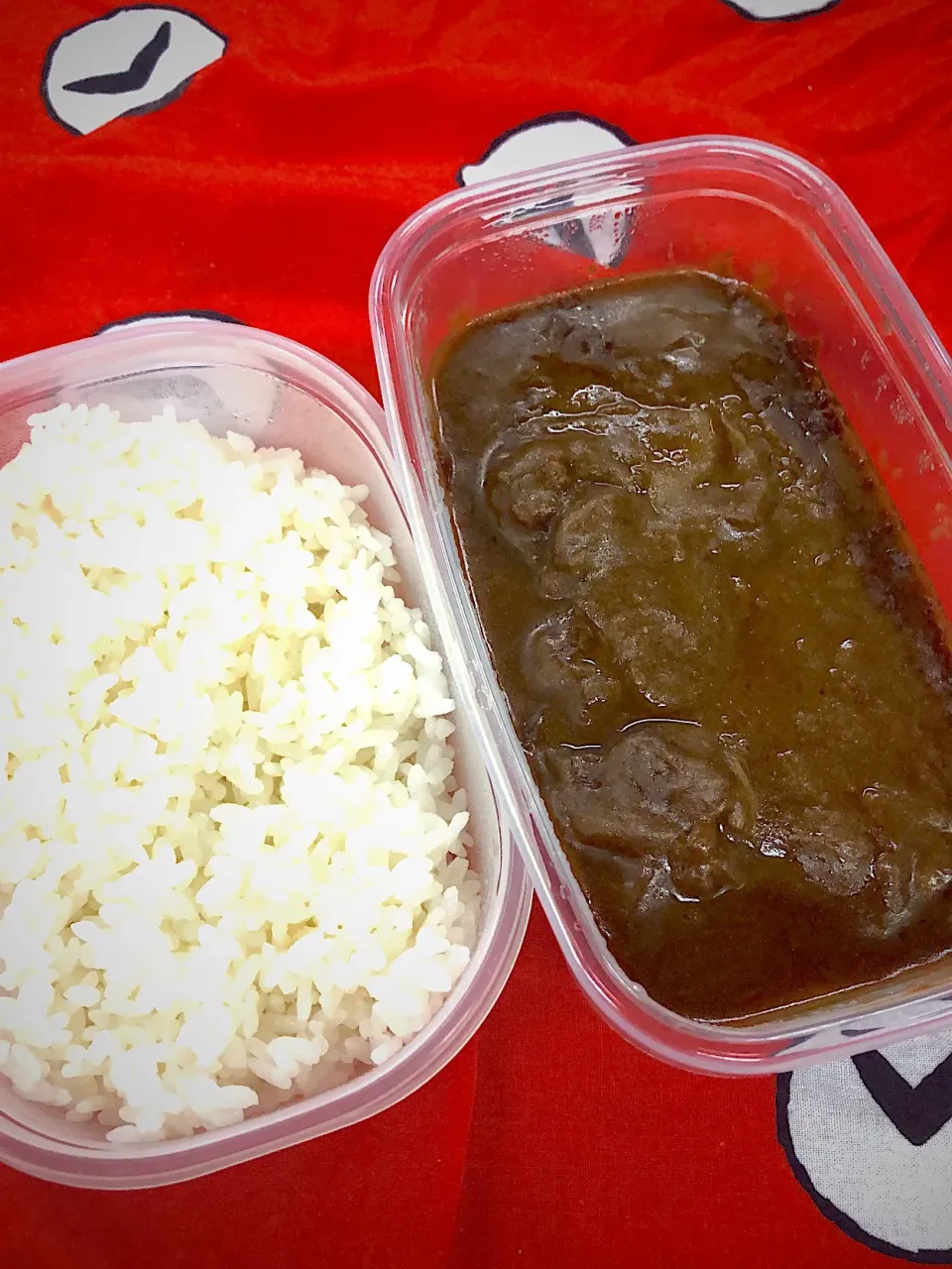 牛のスネ肉をじっくり煮込んだスパイシーカレー|超絶トルーマン石6さん