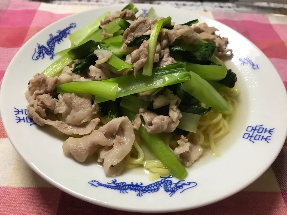 Snapdishの料理写真:青菜と豚肉の冷やしラーメン|ハルのただ飯さん