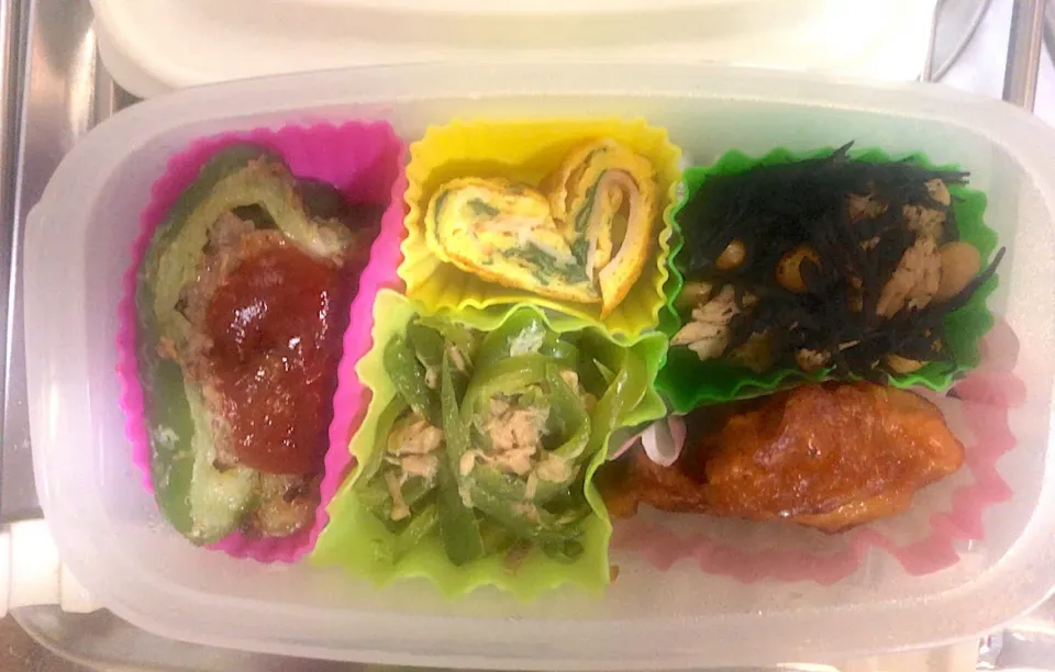 Snapdishの料理写真:ピーマンだらけ弁当|misatoさん