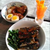 Snapdishの料理写真:さんまの醤油煮&パプリカスティック&チャーシューと煮卵☆|キムチ姫さん