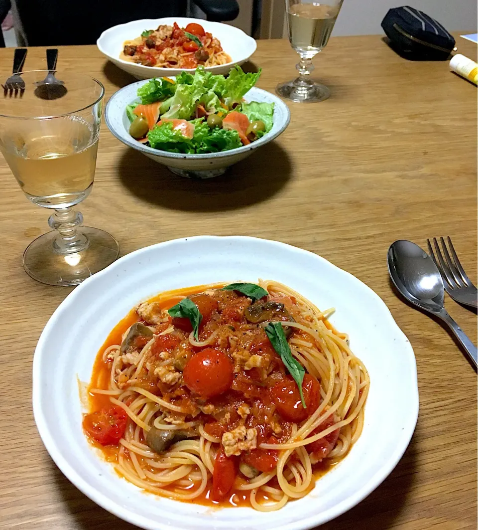 トマトと豚のラグーパスタと白ワイン🍝|夏蜜柑さん