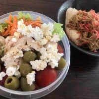 Snapdishの料理写真:作り置き詰め合わせサラダ🥗と凍み豆腐なめ茸乗せ🍄|ひつじさん