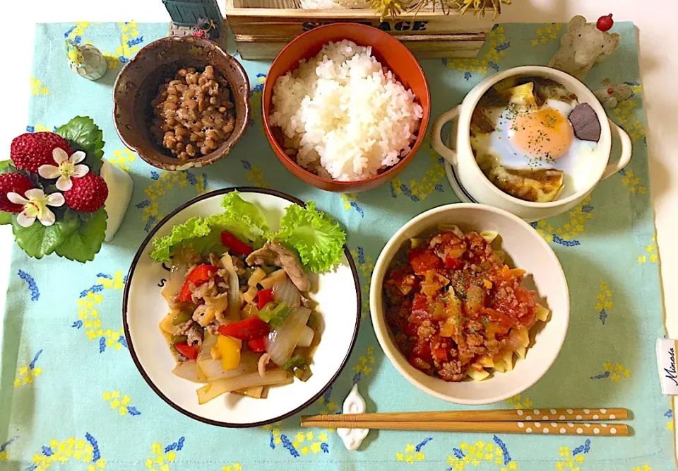 ※晩ごはん※
ミートソースペンネ、豚肉と野菜炒めのあんかけ、さつまいもとカレーのチーズココット、納豆|syamさん