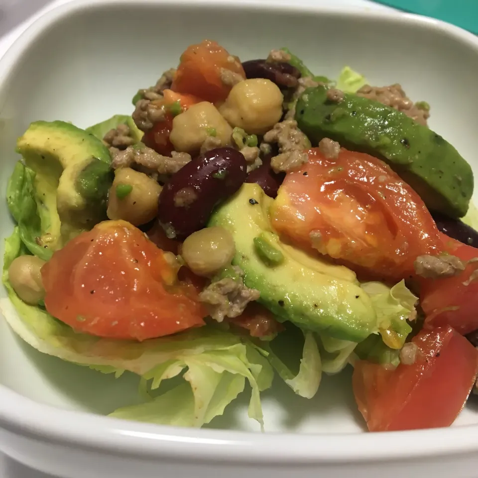 アボカドひき肉炒め|まちゃこさん