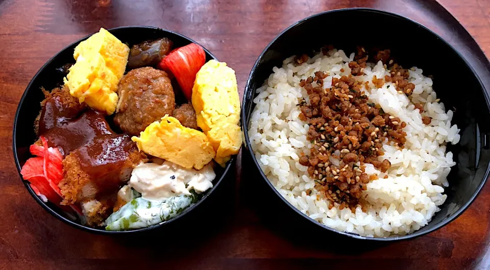 本日も息子弁当🍱🍙🍱🍙ソースカツ弁当🍱 #息子弁当  #ソースカツ  #ささみ サラダ🥗 #札幌  #中島公園|Yukie  Toriseさん