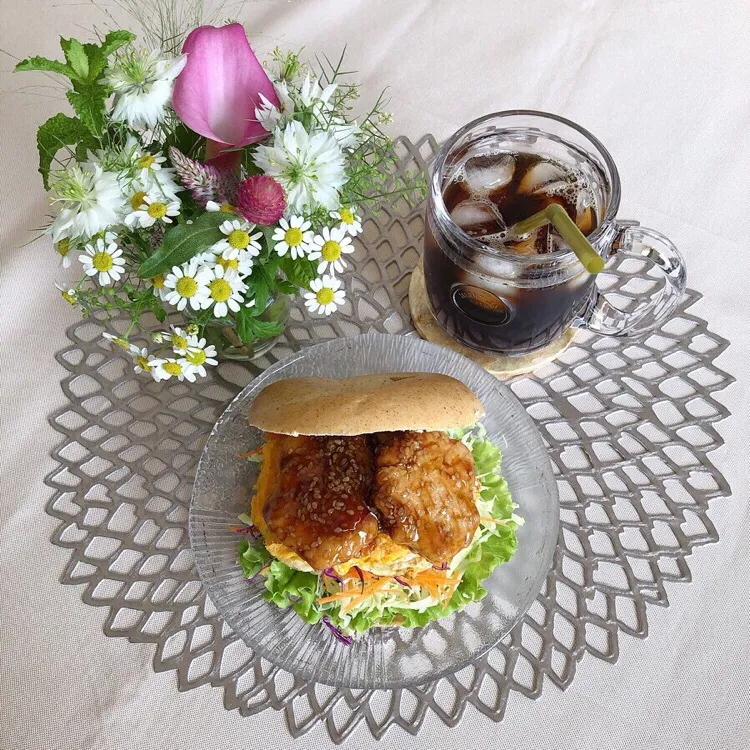 Snapdishの料理写真:5/31❤︎てりやきチキン&潰れ目玉焼きベーグルサンド❤︎
今日も午前中は娘の学校送迎…
#お昼ごはん #ランチ #おうちごはん #おうちカフェ #てりやきチキン #目玉焼き #ベーグルサンド #自家製サンド|Makinsさん