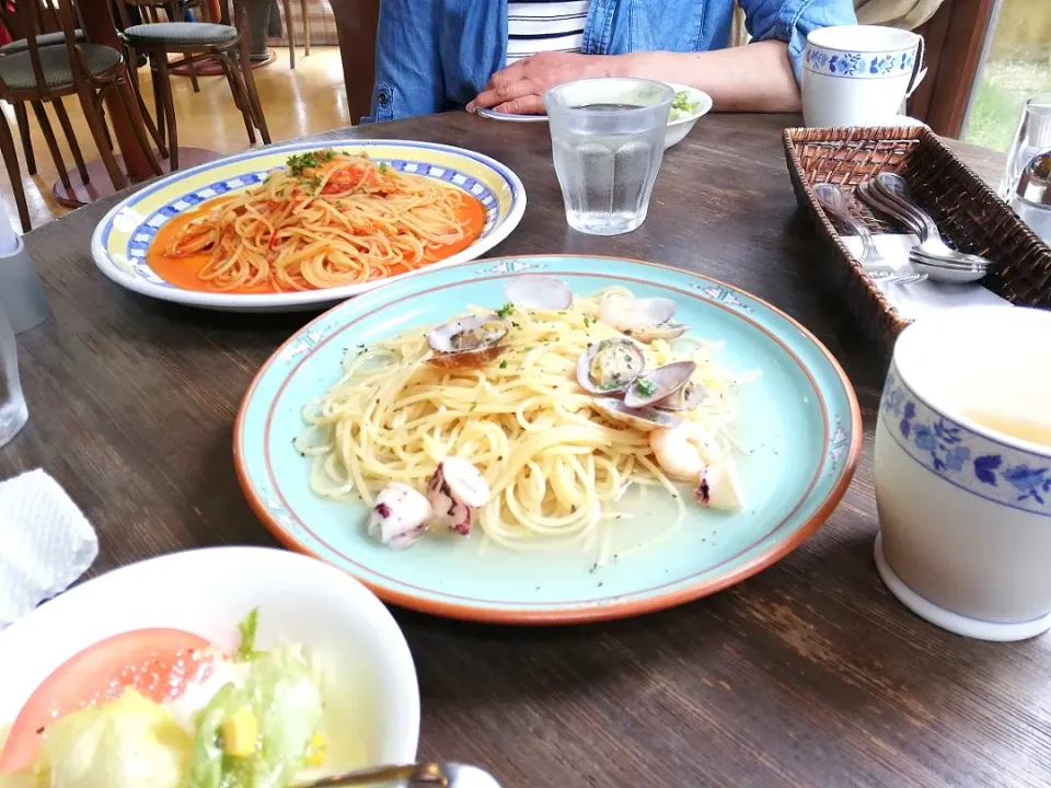 令和元年5月31日
バンビーナで友だちとパスタランチ
海の幸のバジルソース🍝|たえさん