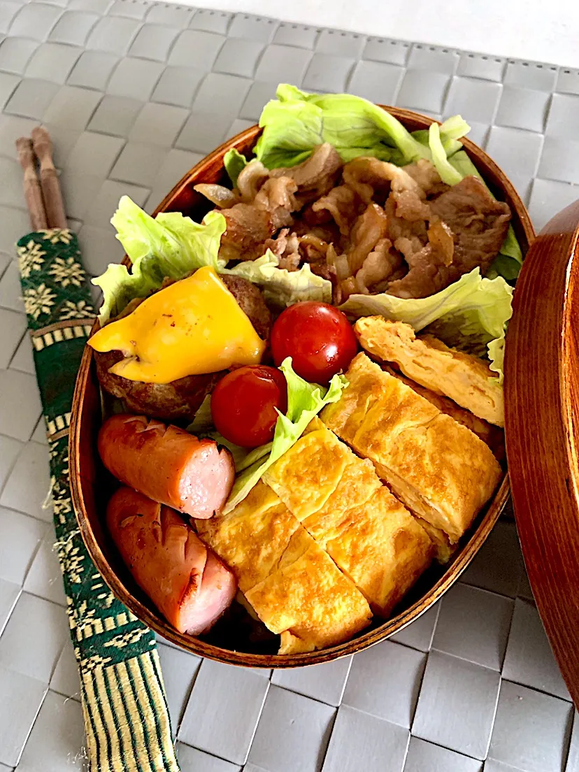 牛丼+ハンバーグ弁当
 #曲げわっぱ  #大人弁当  #曲げわっぱ弁当  #牛丼弁当 #|Emi N Maruyamaさん