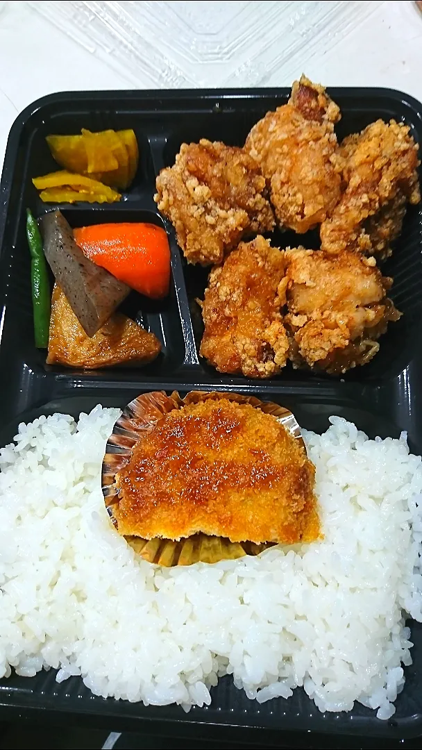 お弁当ささだの唐揚げ弁当|りくさん