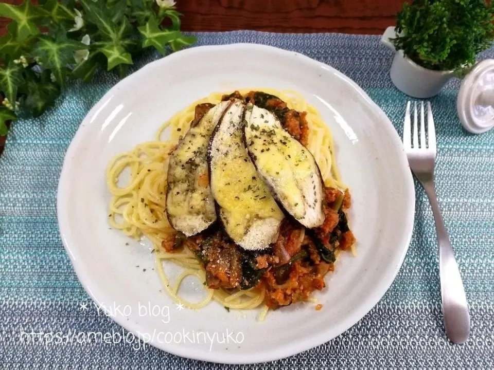 冷凍ミートソースで茄子とほうれん草のパスタ|cookinyukoさん