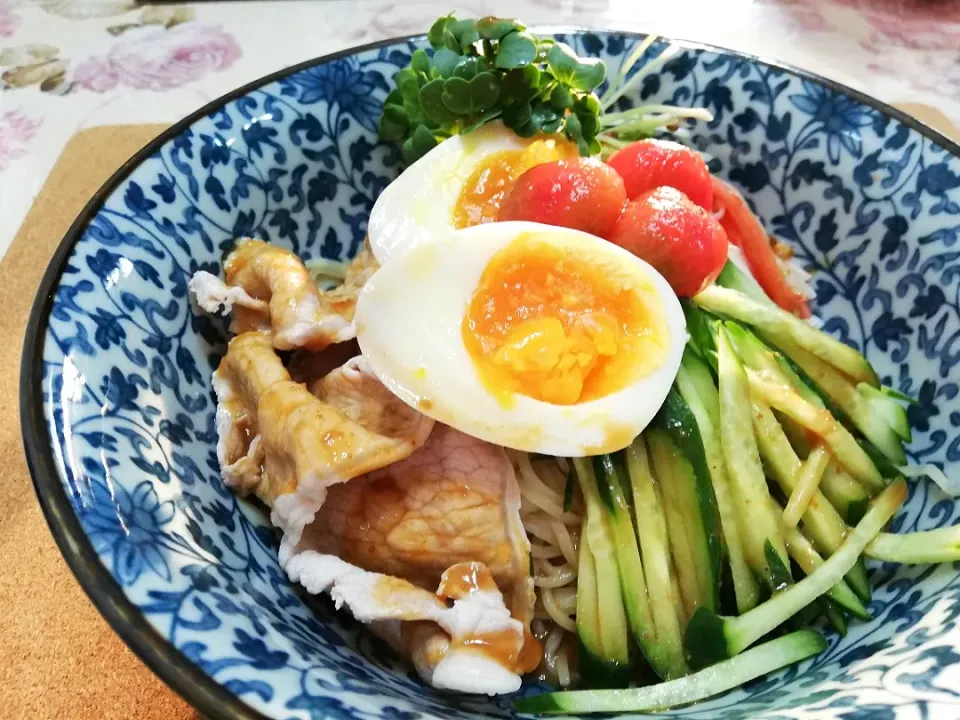 令和元年6月1日
豚しゃぶ胡麻だれ冷やし中華🥢|たえさん