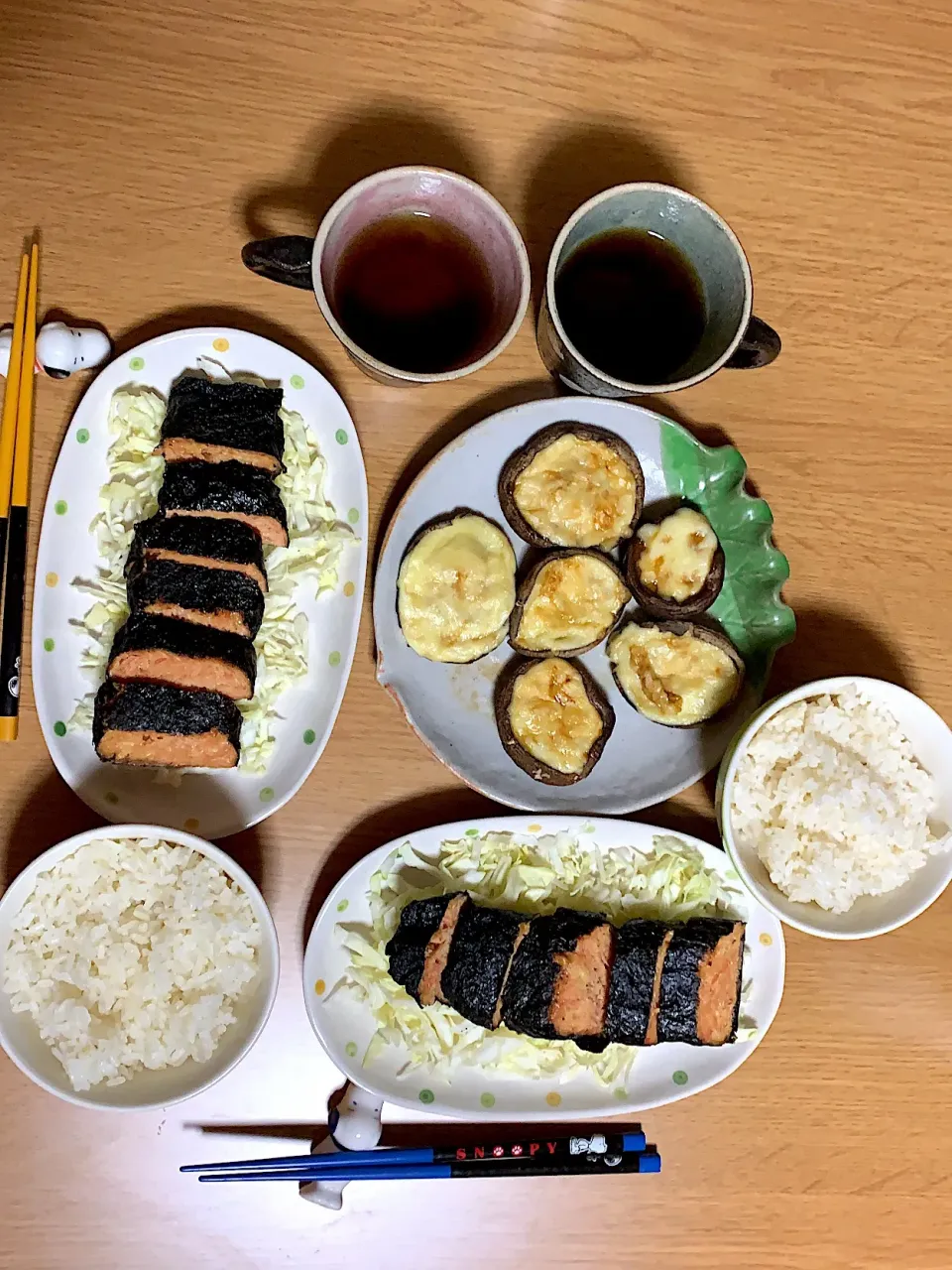 ふたり晩ごはん ~(^^)♡
ベジなシャケとチーズ醤油焼き椎茸♪|Mieco 12943さん