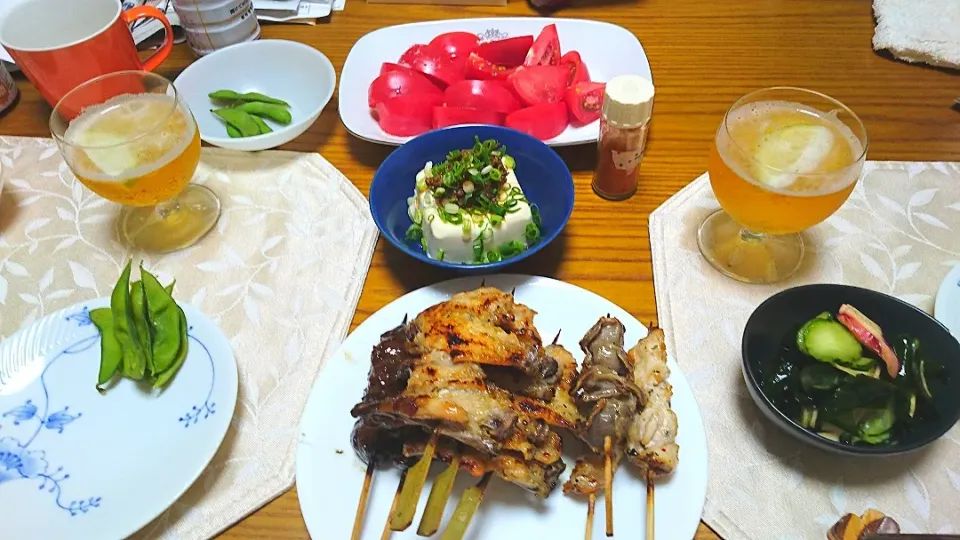 6/1の夕食
今夜も家飲み✨🍻🎶
「日本一」の焼き鳥、肉味噌のせ奴など|卯月さん