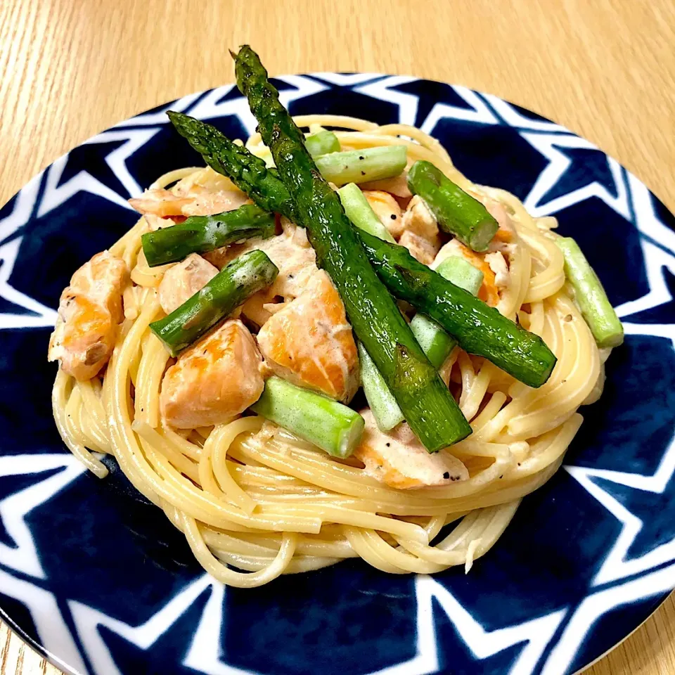 マユマユ's スモークサーモンとのクリームパスタグリーンアスパラガス入🐟🍝😋|Doris Wong 🐰さん