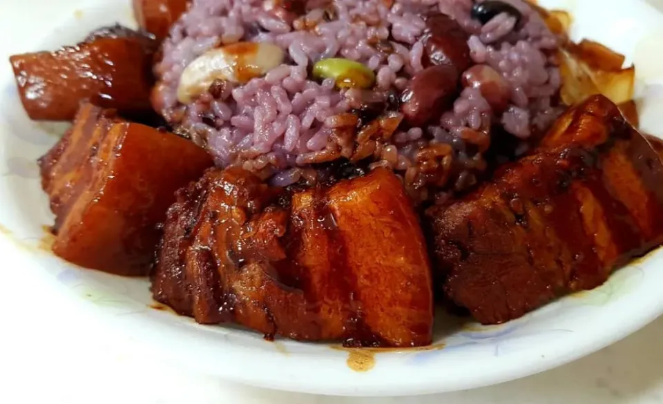 mixed rice and beans with braised pork belly|steven z.y.さん