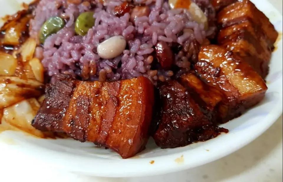 mixed rice and beans with braised pork belly|steven z.y.さん