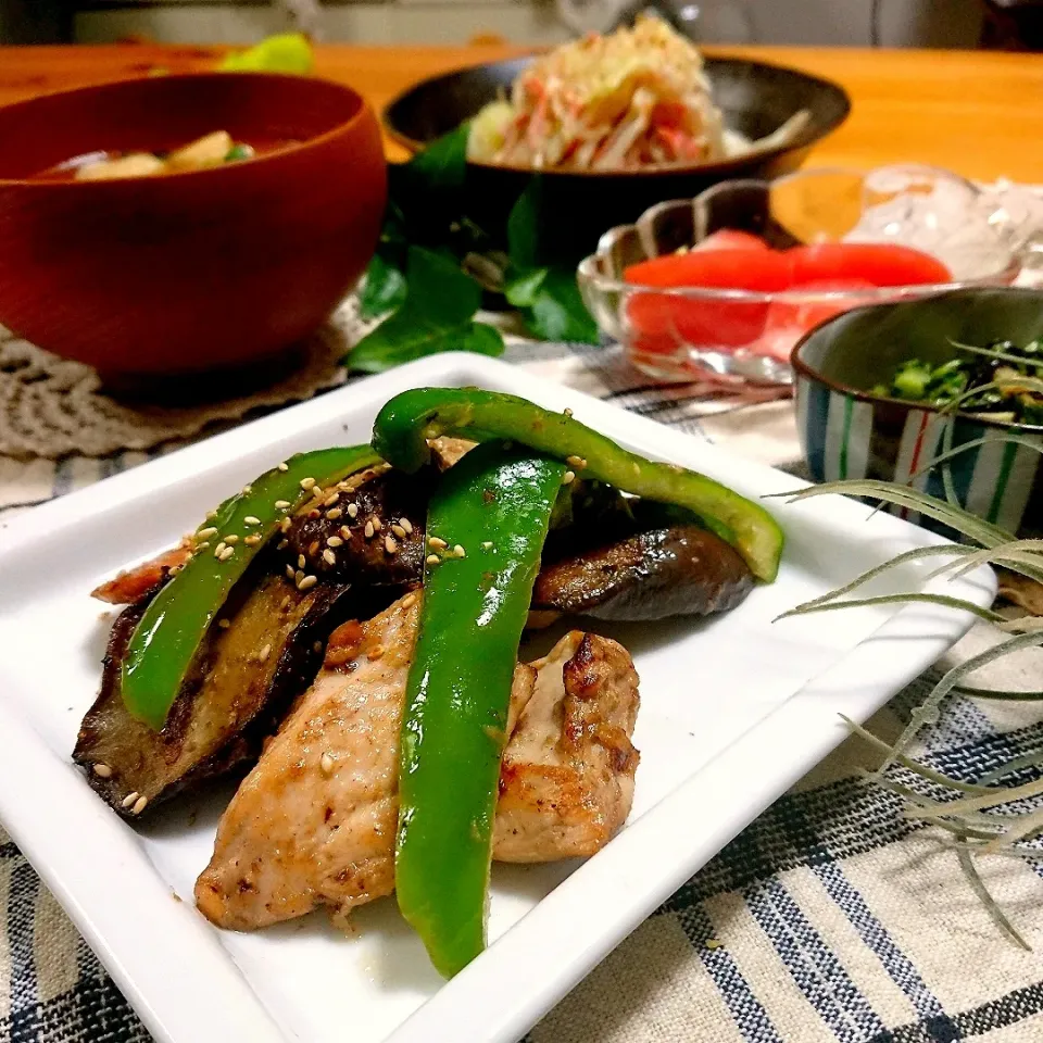 Snapdishの料理写真:かおりん✴︎❤︎さんの料理 やみつき鶏肉とナスの生姜マヨ炒め|とまと🍅さん