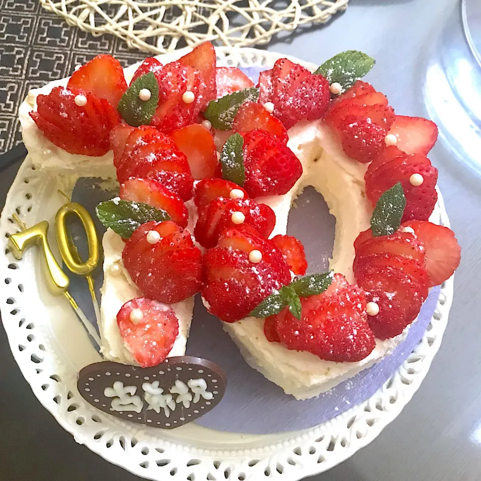 古希のお祝いケーキ!!70歳おめでとう👏🎉🎂|まぁちゃんさん