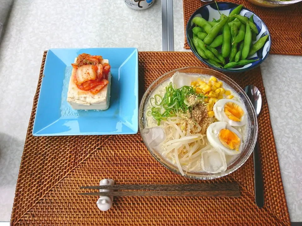 今日の昼食 サッポロ一番塩とんこつ冷やしラーメン、冷奴のキムチのせ、枝豆|pinknari🐰🌈さん