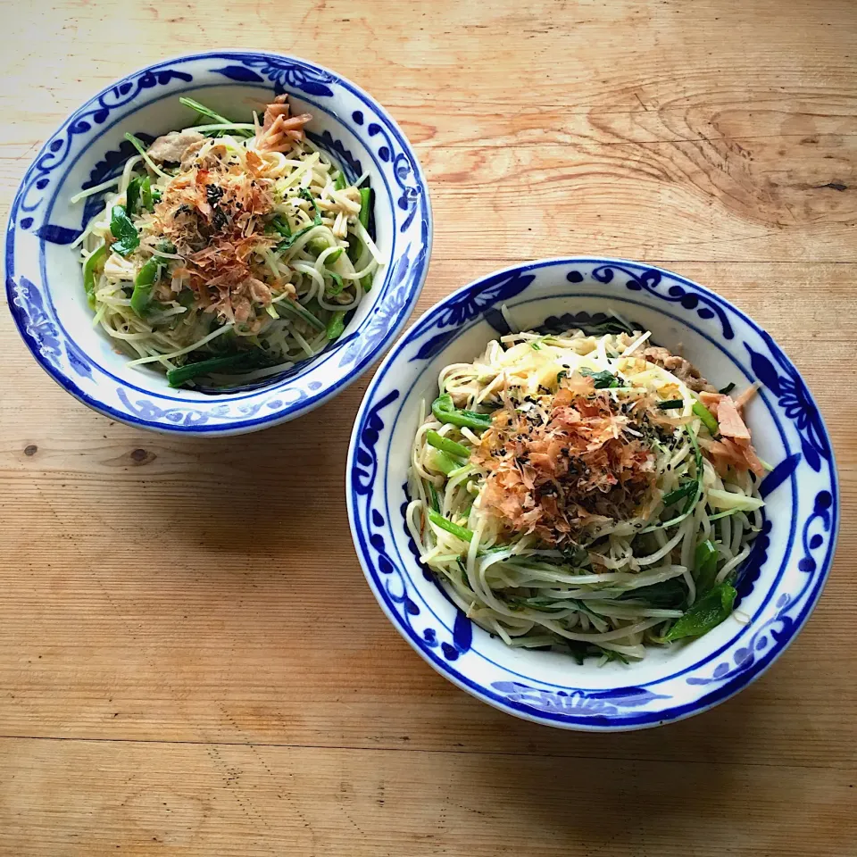 日曜日の昼ごはん‼︎ 2 June
 #日曜日  #日曜日の昼ごはん  #焼き素麺  #そうめんチャンプルー  #素麺チャンプルー  #ふたりごはん  #ふたりぐらし  #野菜たっぷり  #半田そうめん|Yoshinobu Nakagawaさん