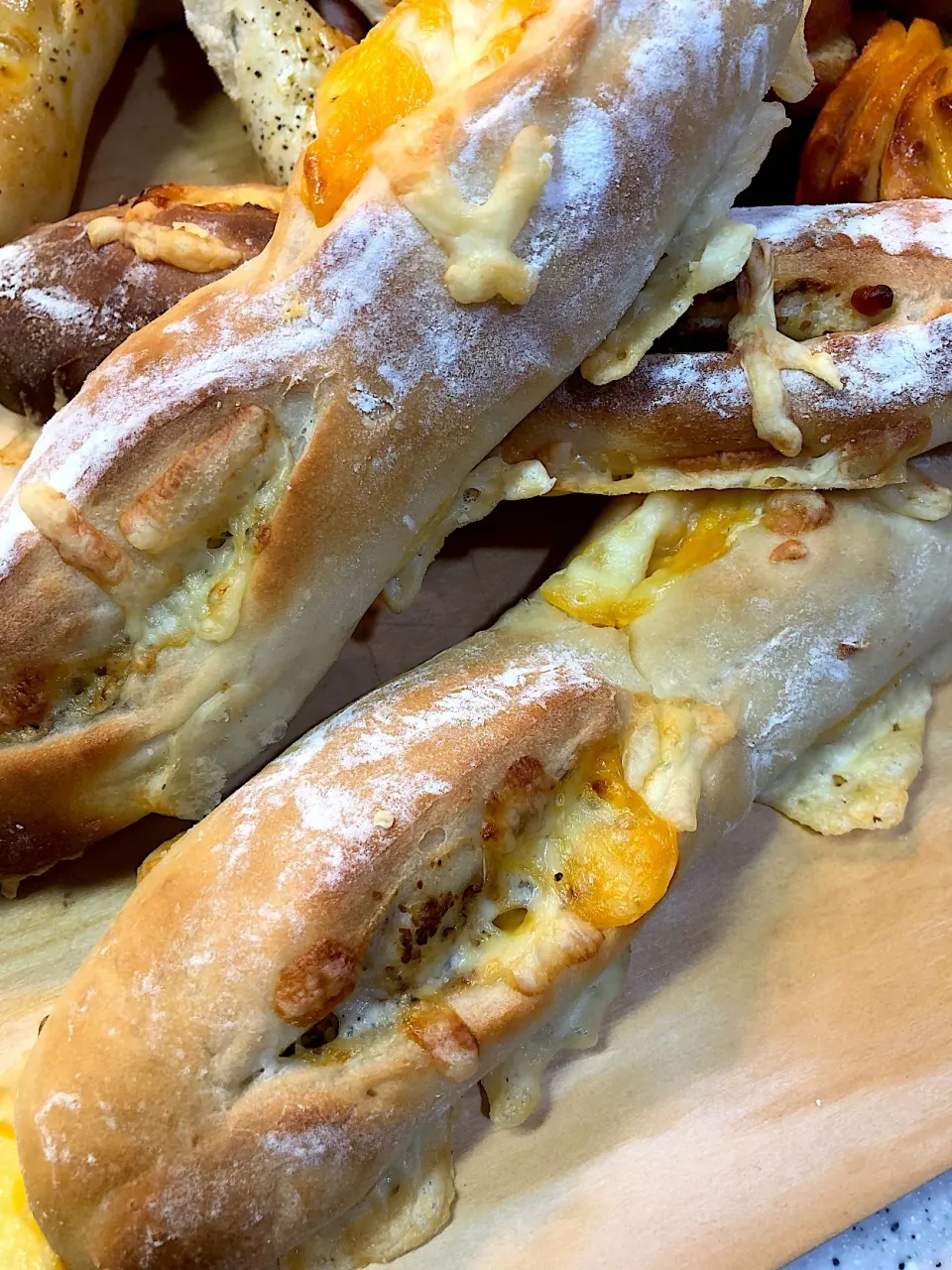 Camembert cheese sausage bread|Ronaさん