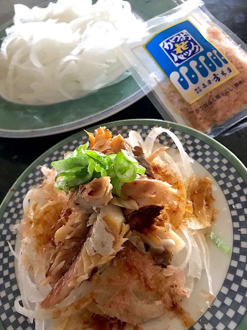 Snapdishの料理写真:鯵乗せオニオンスライス|シュトママさん